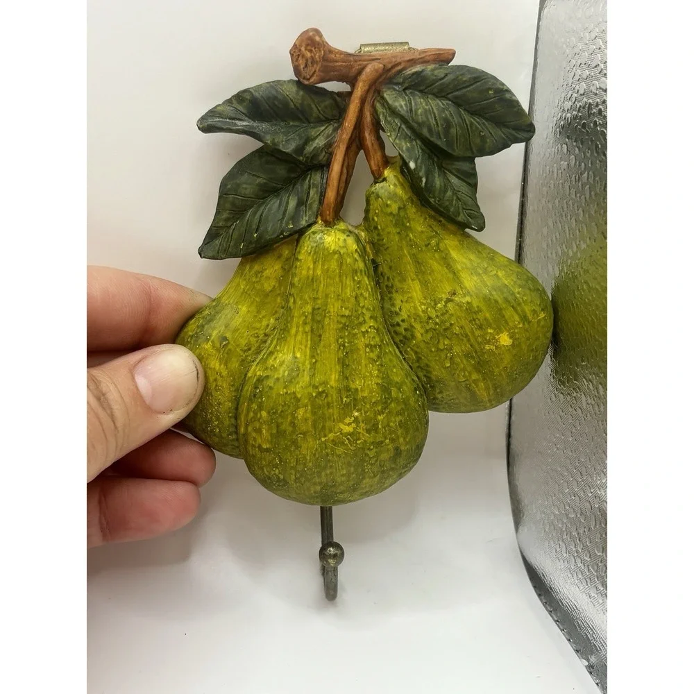 Vintage‎ AEP Bellmawr NJ resin Green Pear, Fruit Themed kitchen wall hook Retro